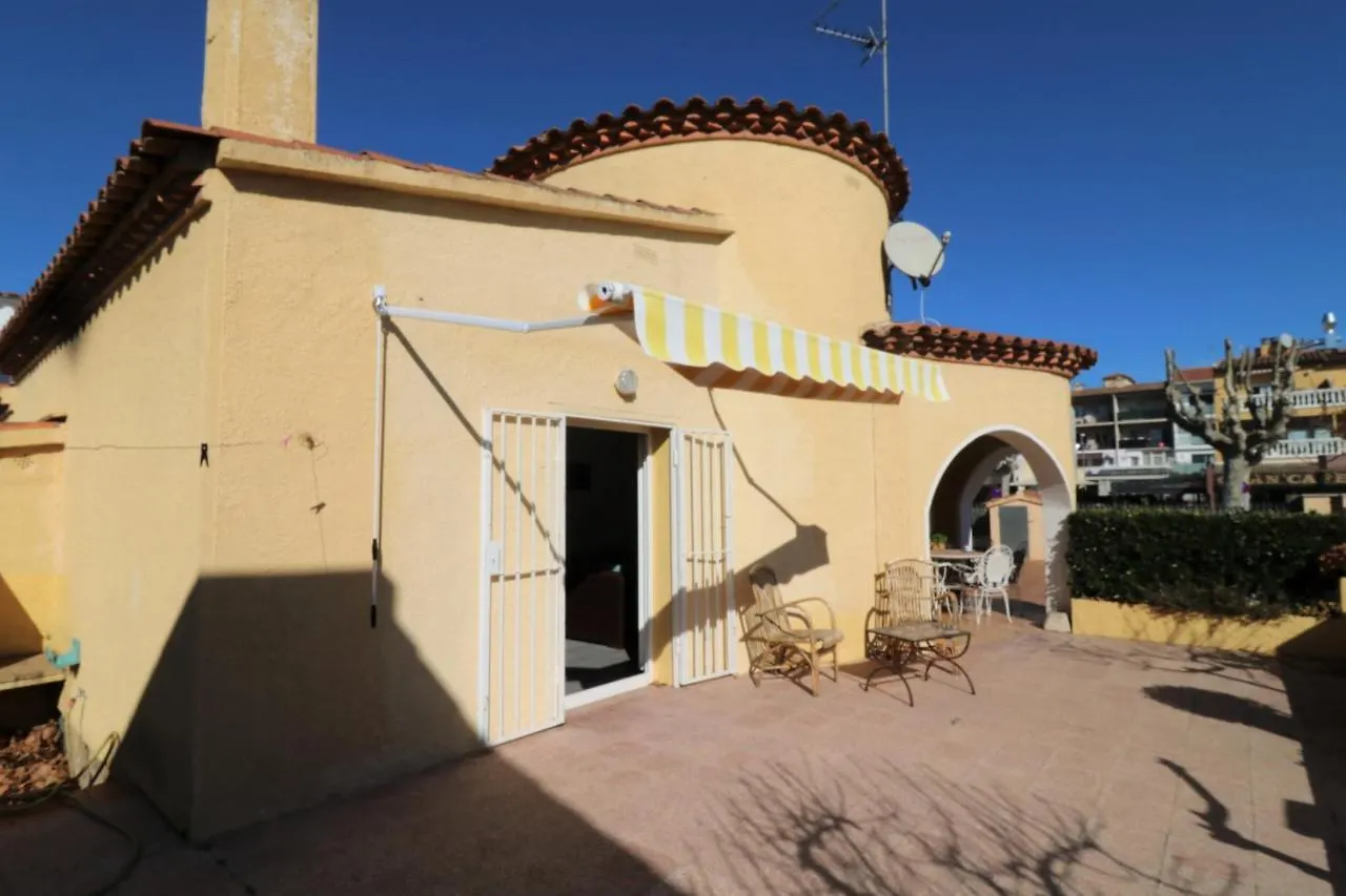 Holiday home Montseny 3 Villa Empuriabrava